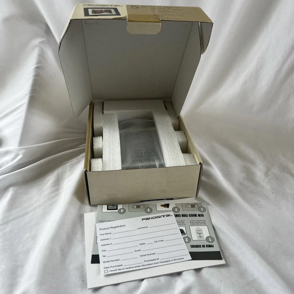 Pandigital 5.6 Inch LCD Digital Photo Frame 128MB‎ No PC Required Open Box